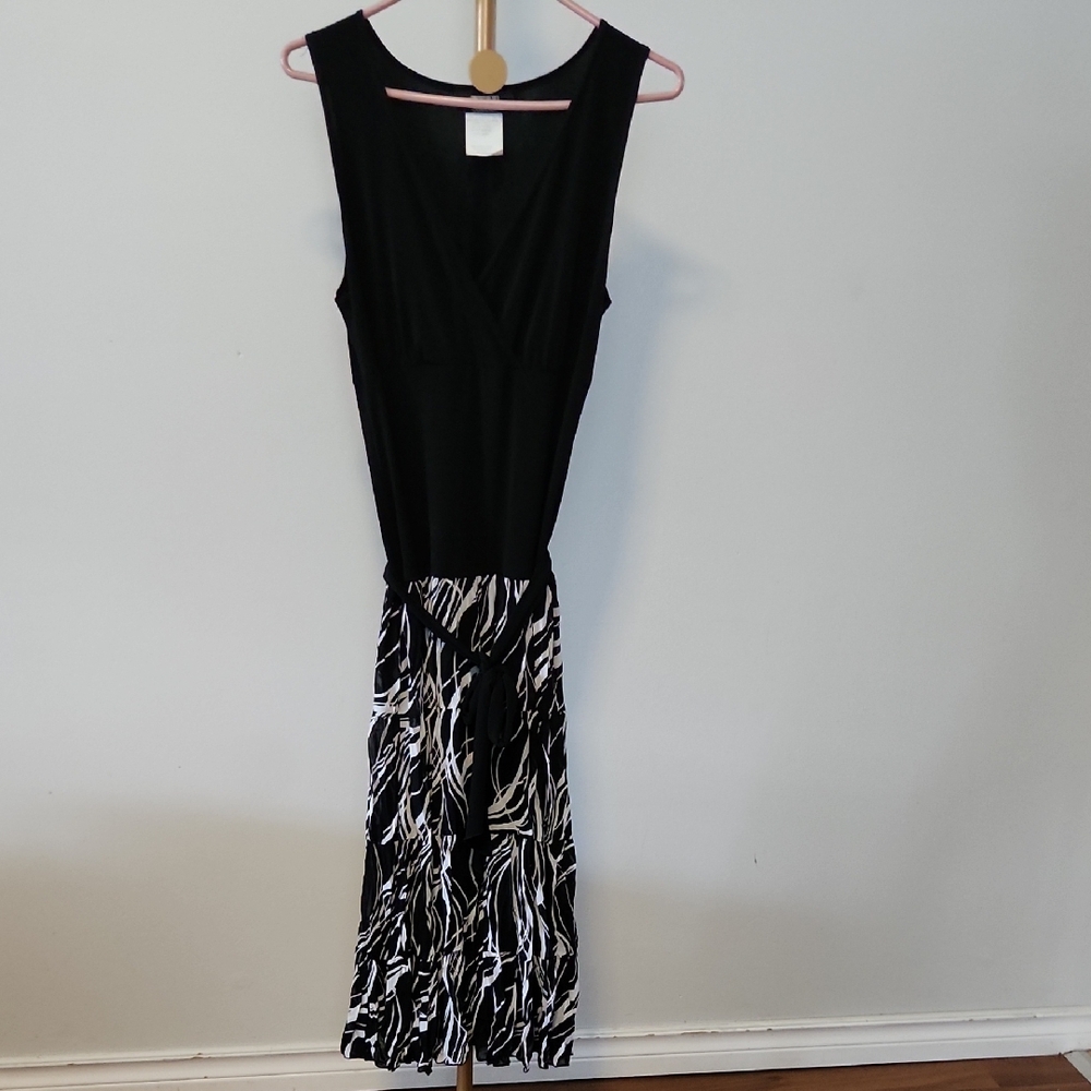VINTAGE Black and White Sleeveless Dress